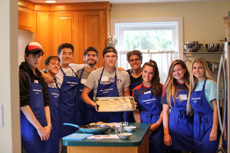 Julia de la Torre Launches “Cooking with Friends” with the Class of 2019