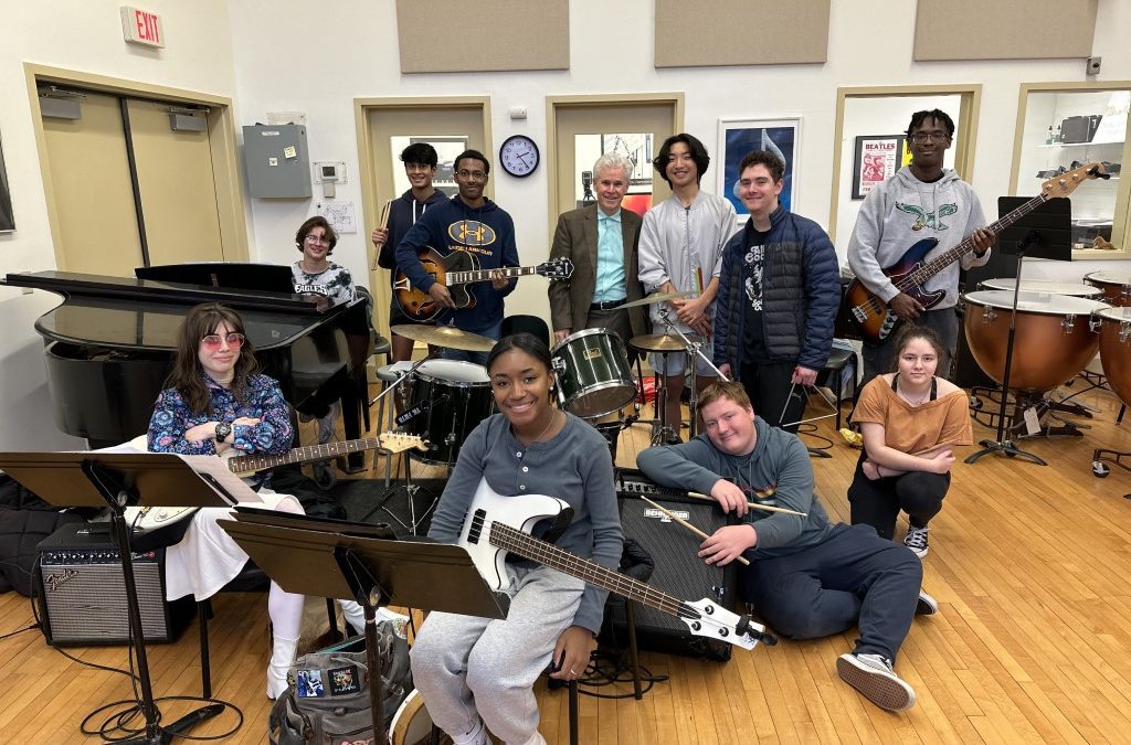 Professional Musicians Join Upper School Students for Annual Music Retreat